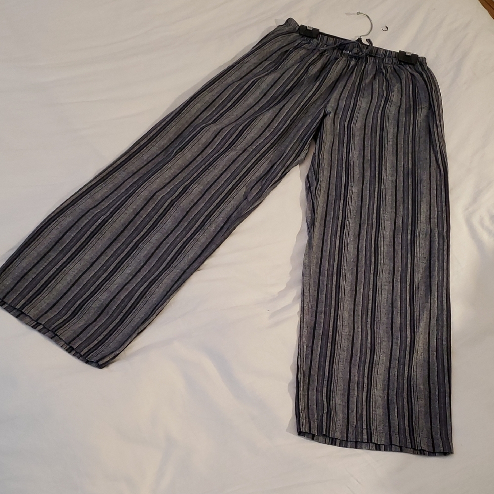 Chic Striped Pajama Pants in Black and Gray